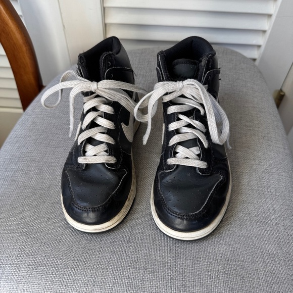 Nike Kid's Dunk High Top Athletic Shoe Sneakers Black Anthracite White 2Y - Picture 2 of 9